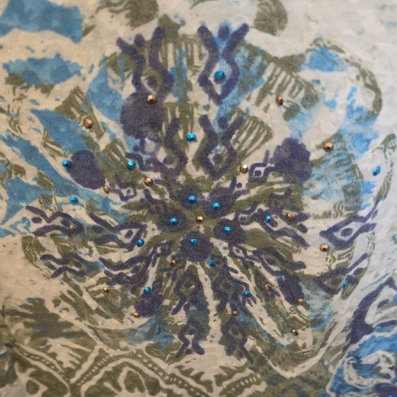 Maurices Size Large Tee - Picture 4 of 4